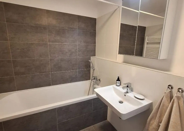 AFYREAL prenájom slnečný 2i byt na 18. posch. -výhľad na panorámu mesta KLINGERKA