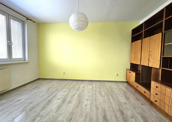 1 izbový byt v Bratislave - Petržalke, 36m2, čiastočná rekonštrukcia 