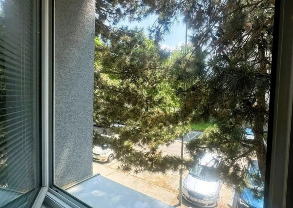 AFYREAL Predaj 4izb byt Vyšehradská Petržalka po staršej kompletnej rekonštrukcii, balkón