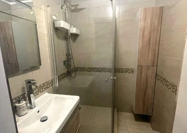 AFYREAL Predaj 4izb byt Vyšehradská Petržalka po staršej kompletnej rekonštrukcii, balkón