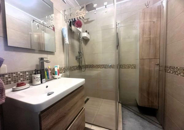 AFYREAL Predaj 4izb byt Vyšehradská Petržalka po staršej kompletnej rekonštrukcii, balkón