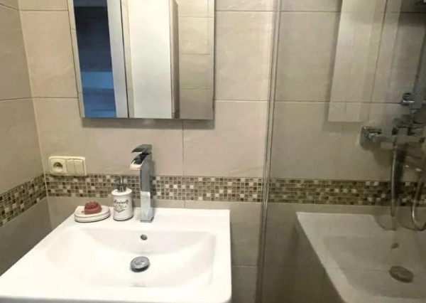 AFYREAL Predaj 4izb byt Vyšehradská Petržalka po staršej kompletnej rekonštrukcii, balkón