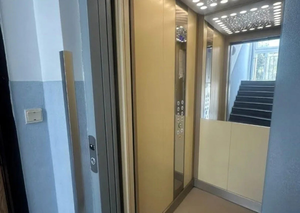 AFYREAL Predaj 4izb byt Vyšehradská Petržalka po staršej kompletnej rekonštrukcii, balkón