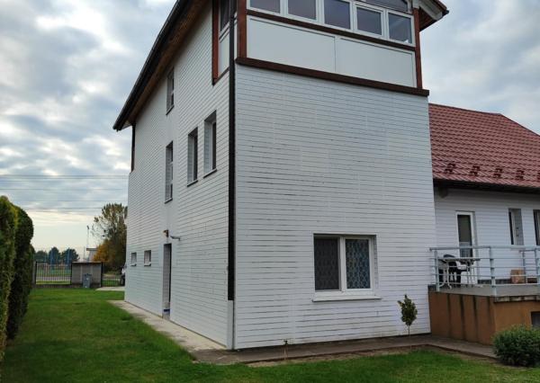 Ponúkame na predaj priestranný rodinný dom v srdci Tokajskej vínnej oblasti – Slovenské Nové Mesto.