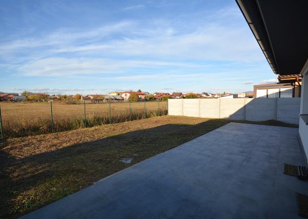 Moderný 4-izbový bungalov na prenájom – novostavba v tichej lokalite Geča, len 8 km od Koší