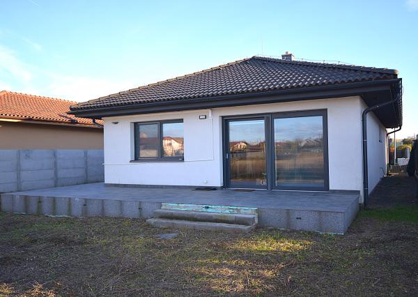 Moderný 4-izbový bungalov na prenájom – novostavba v tichej lokalite Geča, len 8 km od Koší