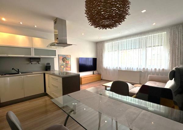 AFYREAL REZERVOVANE 3izb bytu s parkovaním Kadnárova - Rača 68m2 plus loggia 7m2 plus parkovanie.