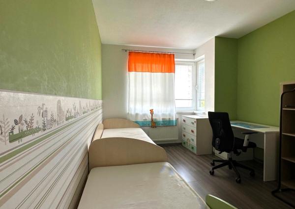 AFYREAL REZERVOVANE 3izb bytu s parkovaním Kadnárova - Rača 68m2 plus loggia 7m2 plus parkovanie.