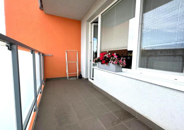 AFYREAL REZERVOVANE 3izb bytu s parkovaním Kadnárova - Rača 68m2 plus loggia 7m2 plus parkovanie.