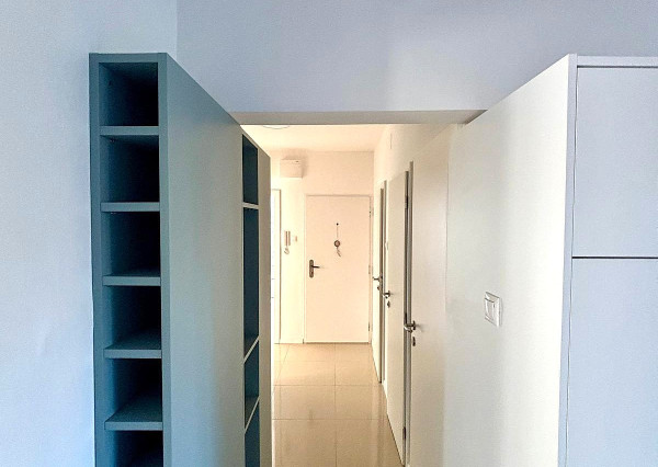 AFYREAL predaj 4izb Cabanova ul., kompletná rekonštrukcia, úložný priestor, loggia, výťah, slnečný, svetlý.