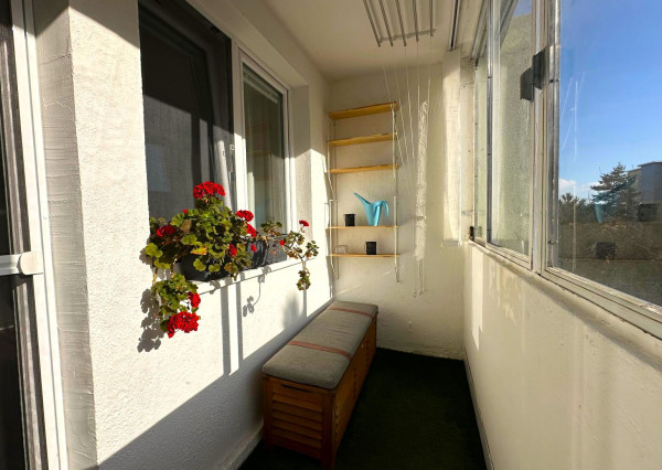 AFYREAL predaj 4izb Cabanova ul., kompletná rekonštrukcia, úložný priestor, loggia, výťah, slnečný, svetlý.