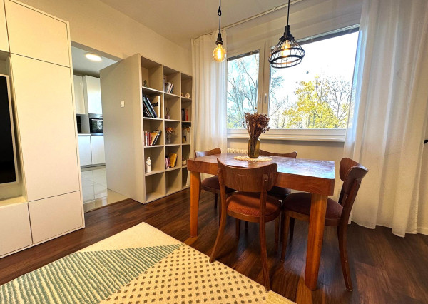 AFYREAL predaj 4izb Cabanova ul., kompletná rekonštrukcia, úložný priestor, loggia, výťah, slnečný, svetlý.