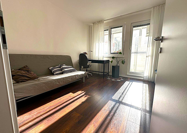 AFYREAL predaj 4izb Cabanova ul., kompletná rekonštrukcia, úložný priestor, loggia, výťah, slnečný, svetlý.