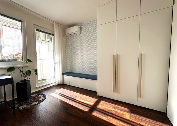 AFYREAL predaj 4izb Cabanova ul., kompletná rekonštrukcia, úložný priestor, loggia, výťah, slnečný, svetlý.