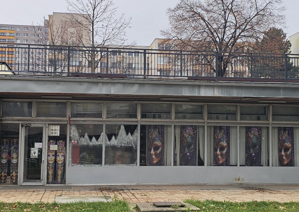 Obchodný - skladový priestor v Karlovej Vsi na prenájom, 130m2