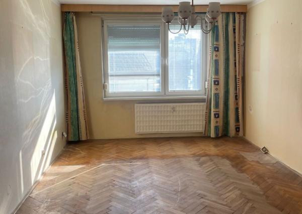 AFYREAL predaj 2 izbový byt pôvodný stav ul. P.O.Hviezdoslava, TOP prostredie