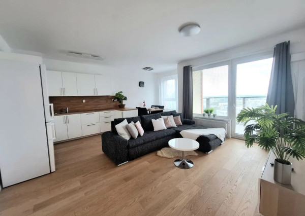 AFYREAL prenájom slnečný 2i byt na 18. posch. -výhľad na panorámu mesta KLINGERKA