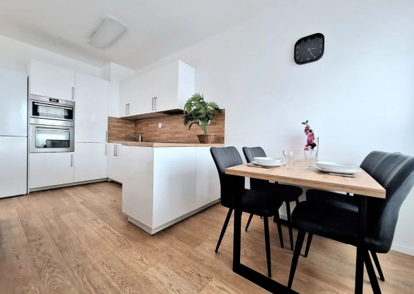 AFYREAL prenájom slnečný 2i byt na 18. posch. -výhľad na panorámu mesta KLINGERKA