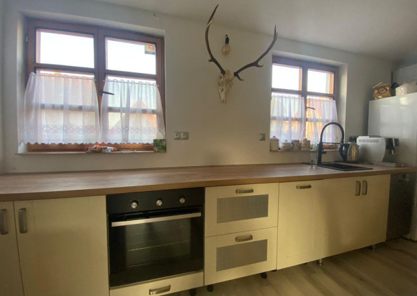 AFYREAL prenájom dog friendly 3izb celoročne obývateľnej chaty iba 25km od Rusoviec - pri Šulianskom jazere, tiché a pokojné prostredie.