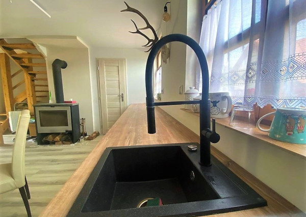 AFYREAL prenájom dog friendly 3izb celoročne obývateľnej chaty iba 25km od Rusoviec - pri Šulianskom jazere, tiché a pokojné prostredie.