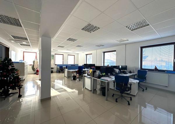 AFYREAL prenájom kancelárií v administratívnej polyfunkčnej budove na začiatku Lozorna