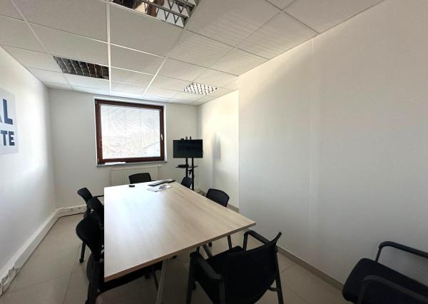 AFYREAL prenájom kancelárií v administratívnej polyfunkčnej budove na začiatku Lozorna