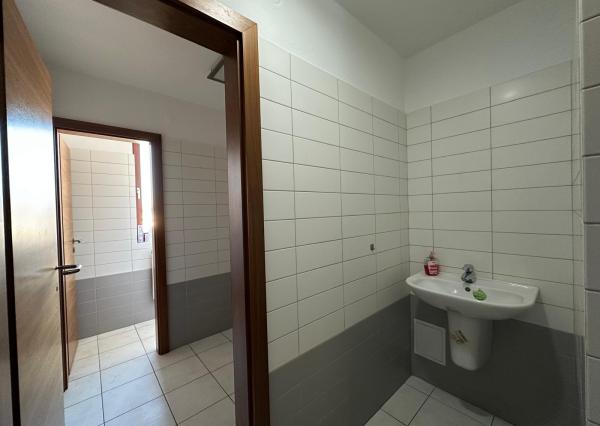 AFYREAL prenájom kancelárií v administratívnej polyfunkčnej budove na začiatku Lozorna