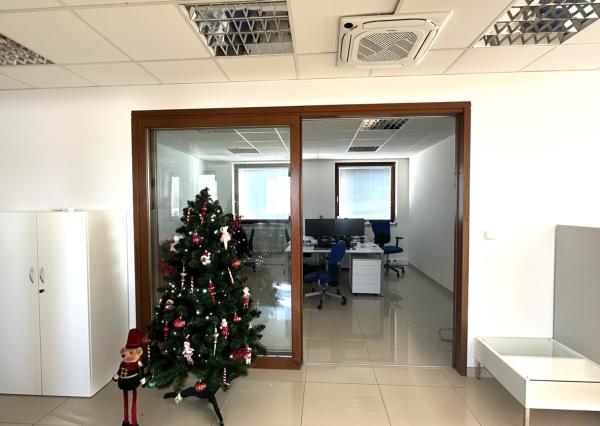 AFYREAL prenájom kancelárií v administratívnej polyfunkčnej budove na začiatku Lozorna