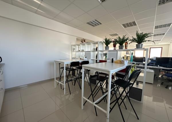 AFYREAL prenájom kancelárií v administratívnej polyfunkčnej budove na začiatku Lozorna