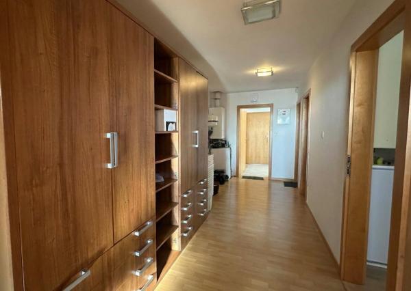 AFYREAL prenájom kancelárií v administratívnej polyfunkčnej budove na začiatku Lozorna