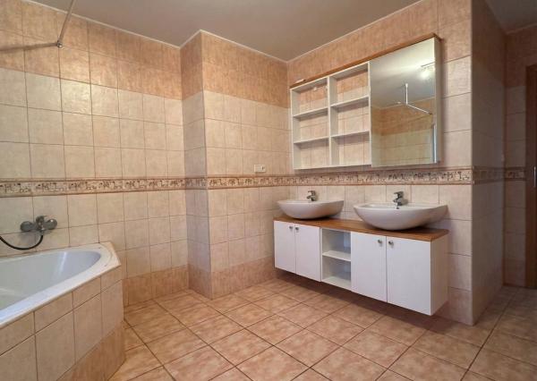 AFYREAL prenájom kancelárií v administratívnej polyfunkčnej budove na začiatku Lozorna