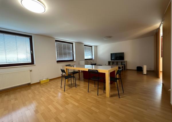 AFYREAL prenájom kancelárií v administratívnej polyfunkčnej budove na začiatku Lozorna