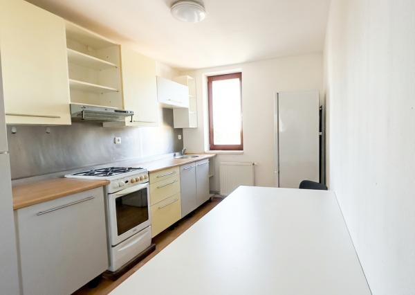 AFYREAL prenájom kancelárií v administratívnej polyfunkčnej budove na začiatku Lozorna