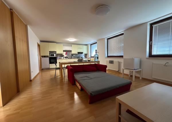 AFYREAL prenájom kancelárií v administratívnej polyfunkčnej budove na začiatku Lozorna