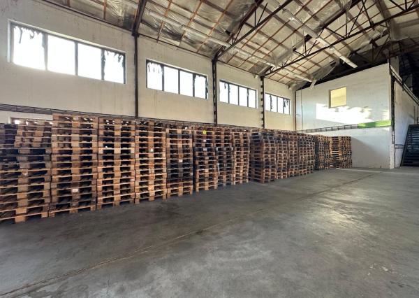 AFYREAL Lozorno- prenájom hala 542,9m2, spevnená plocha 438m2 na parkovanie kamiónov.