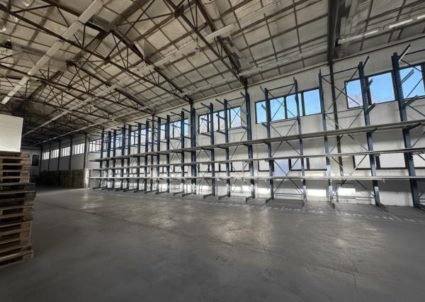 AFYREAL Lozorno- prenájom hala 542,9m2, spevnená plocha 438m2 na parkovanie kamiónov.