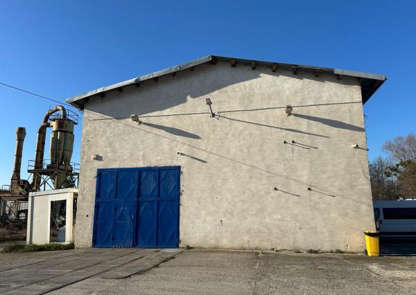 AFYREAL Lozorno- prenájom hala 542,9m2, spevnená plocha 438m2 na parkovanie kamiónov.