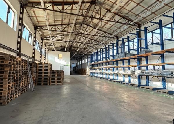 AFYREAL Lozorno- prenájom hala 542,9m2, spevnená plocha 438m2 na parkovanie kamiónov.