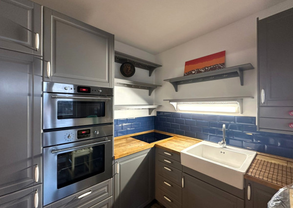 AFYREAL predaj 2izb byt Nejedlého, Dúbravka - loggia, výťah, kolaudácia 2003