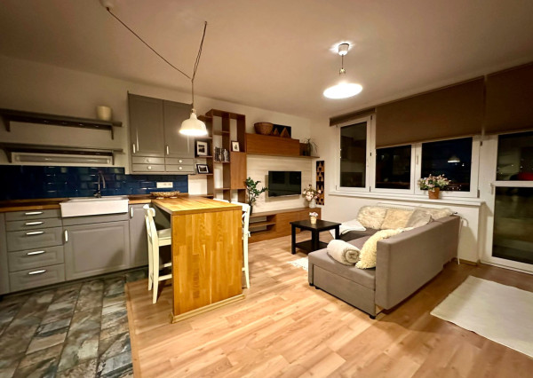 AFYREAL predaj 2izb byt Nejedlého, Dúbravka - loggia, výťah, kolaudácia 2003