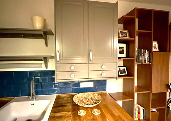 AFYREAL predaj 2izb byt Nejedlého, Dúbravka - loggia, výťah, kolaudácia 2003