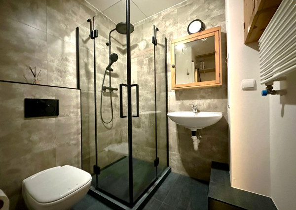 AFYREAL predaj 2izb byt Nejedlého, Dúbravka - loggia, výťah, kolaudácia 2003