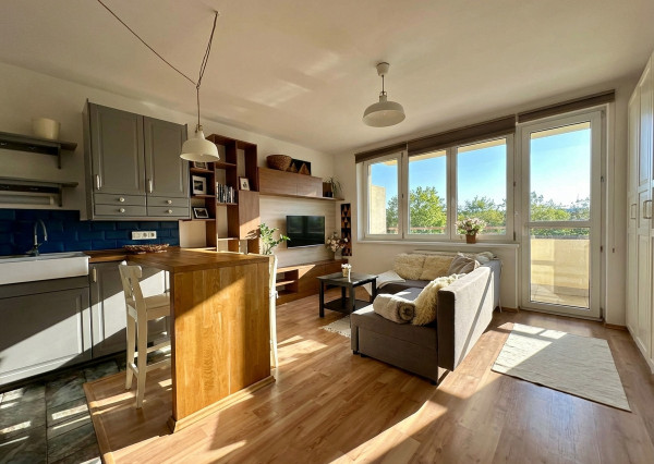 AFYREAL VIDEO predaj 2izb byt Nejedlého, Dúbravka - veľká slnečná loggia, výťah, kolaudácia 2003, pripravený k nasťahovaniu