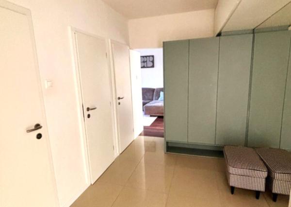 AFYREAL predane 4izb Cabanova ul., kompletná rekonštrukcia, úložný priestor, loggia, výťah, slnečný, svetlý