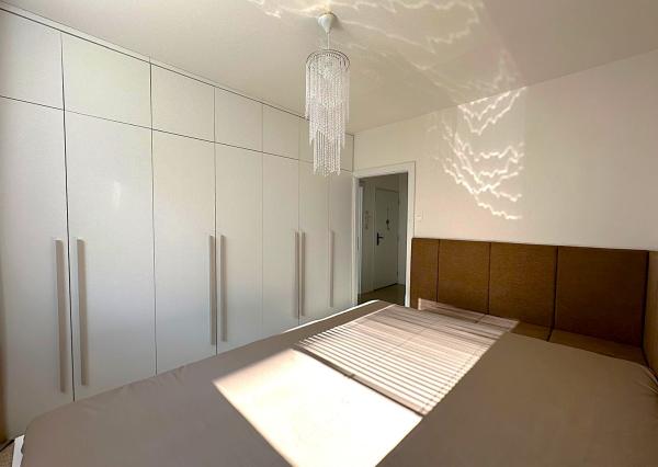 AFYREAL predane 4izb Cabanova ul., kompletná rekonštrukcia, úložný priestor, loggia, výťah, slnečný, svetlý