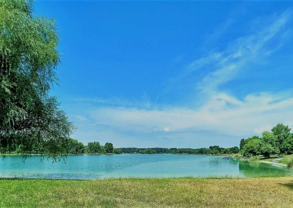 Afyreal predaj skolaudovaný objekt na podnikanie alebo bývanie na Šulianskom jazere, tesne pri vode, nádherné prostredie