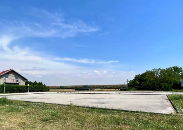 Afyreal predaj skolaudovaný objekt na podnikanie alebo bývanie na Šulianskom jazere, tesne pri vode, nádherné prostredie