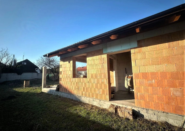 AFYREAL predaj pozemku na stavbu rodinného domu s menšou novostavbou Vojka nad Dunajom