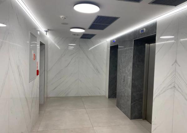 AFYREAL Prenájom kancelárií od 24m2 v TOP budove v Petržalke, parking aj pre návštevy, ľahko dostupné