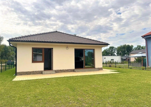 AFYREAL video Predaj chata pri jazere, 20min od Čunova, 3izb kompl zariadená novostavba pri jazere Vojka, pre milovníkov ticha